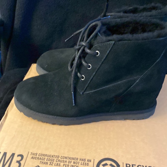 UGG Classic Femme Wedge Bootie - Picture 4 of 4